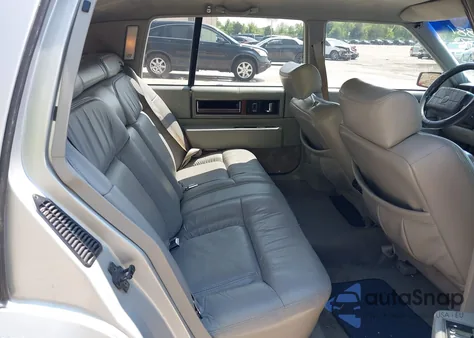 1992 Cadillac Deville z USA, uszkodzony, nr VIN 1G6CD53B8N4332881